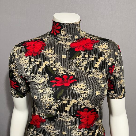Susan Lawrence Cherry Red Floral Knit Romantic Short Sleeve Top Sz-Medium - Picture 3 of 10